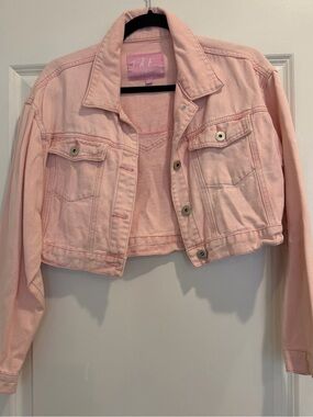 SIZE 4 (S) | Light Pink Cropped Denim Jacket